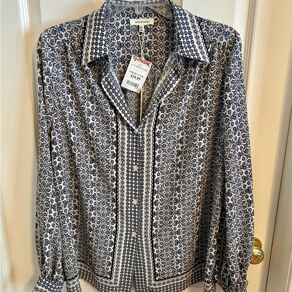 Max Studio patterned top